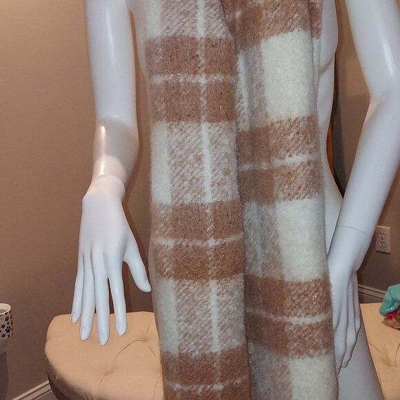 NWOT Steven Madden Scarf - Picture 2 of 8